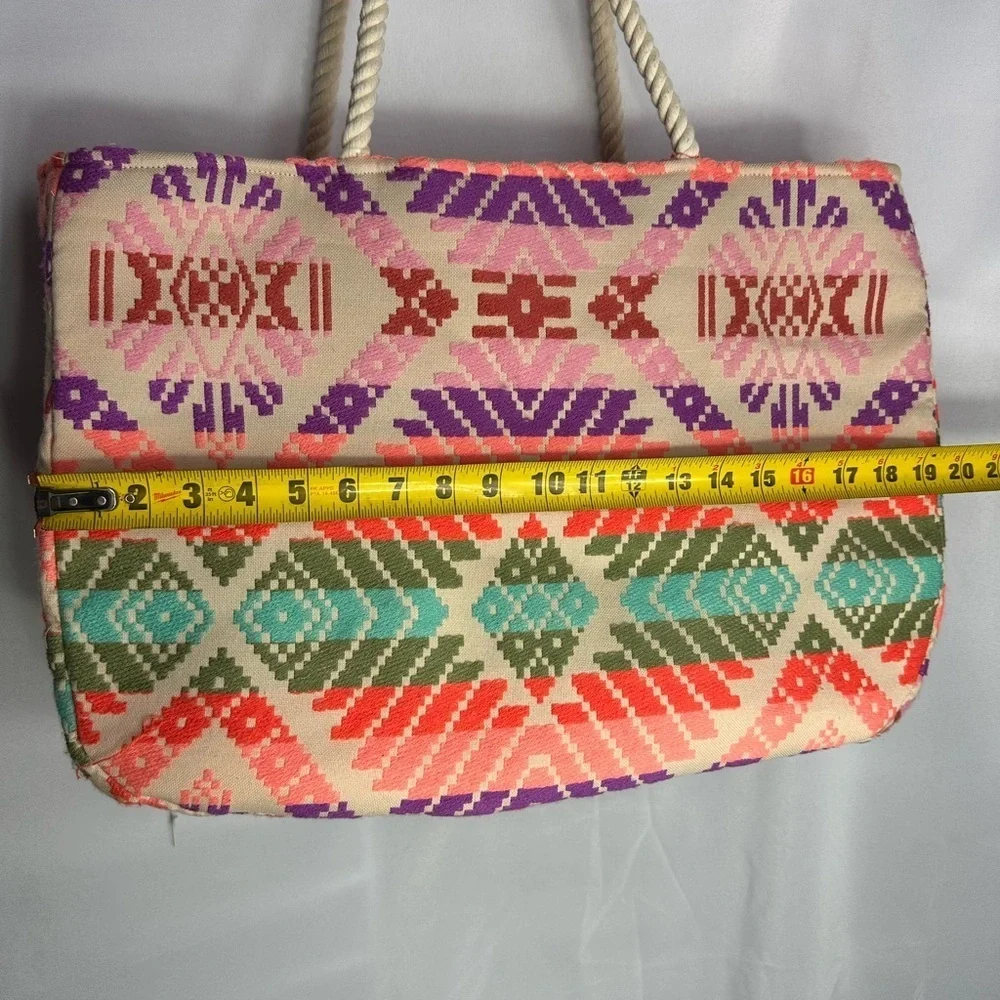Judith March Colorful Geometric Tote Bag with Pouch pre owned Exellent condition